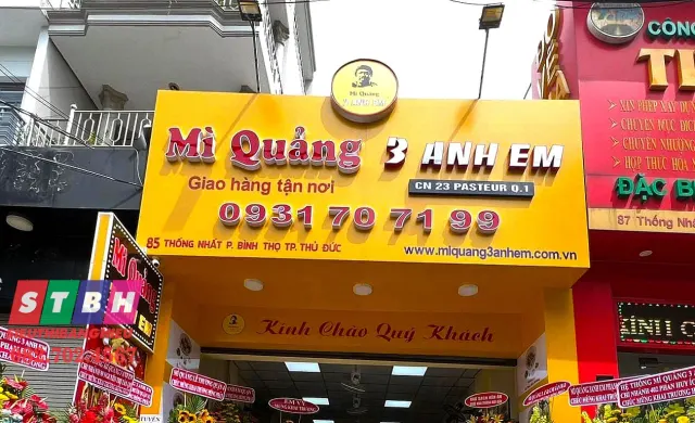Mẫu bảng hiệu bắt mắt cho tiệm mì Quảng