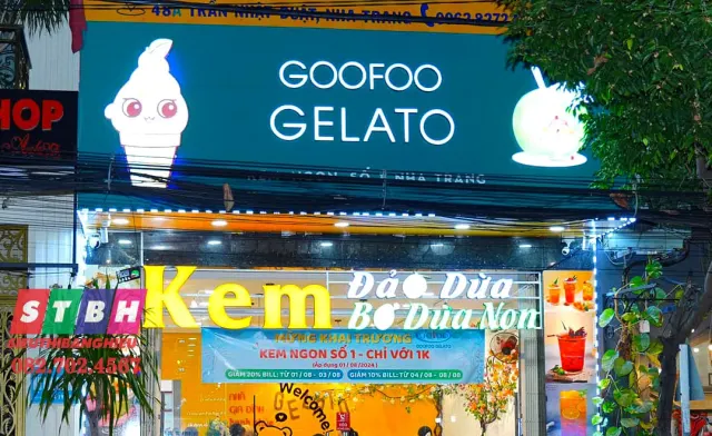 Bảng hiệu quán kem sử dụng font dễ nhìn