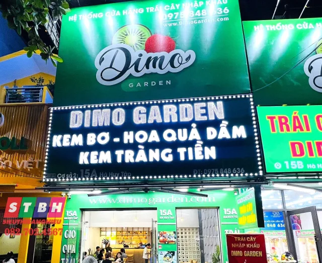 Bảng hiệu hộp đèn quán kem thu hút ánh nhìn