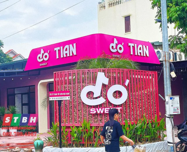 Bảng hiệu chữ nổi sử dụng khung sắt