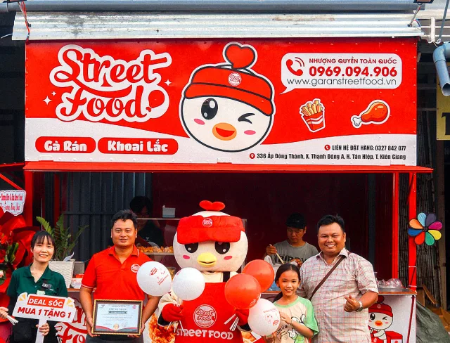 Bảng hiệu gà rán phong cách trẻ năng động