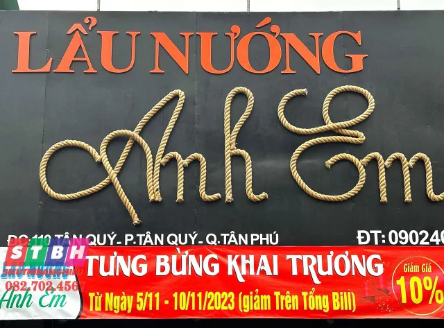 Bảng hiệu quán lẩu bằng chất liệu mica
