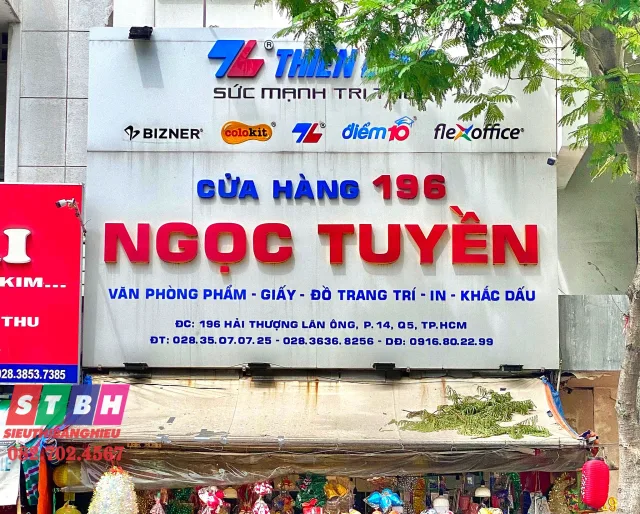 Mẫu bảng hiệu văn phòng phẩm phối màu bắt mắt