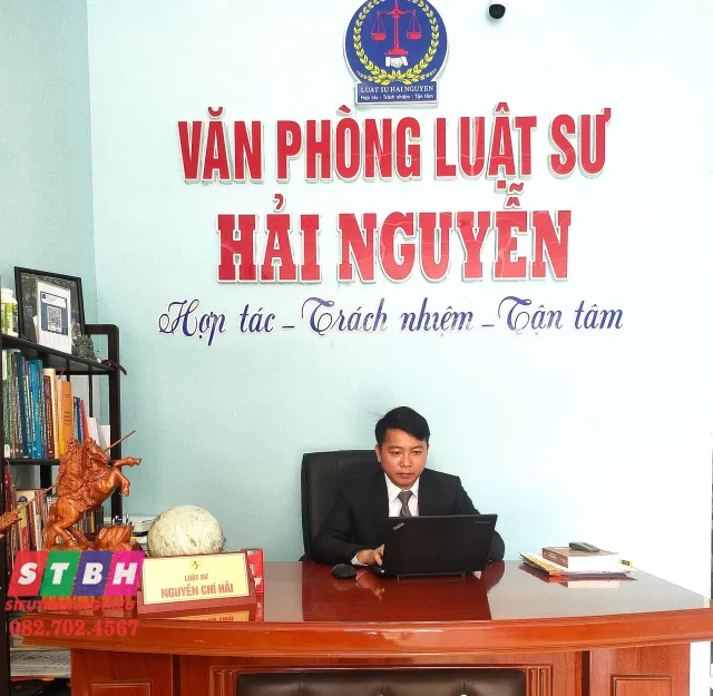 Bảng hiệu văn phòng luật sư thiết kế theo phong thủy