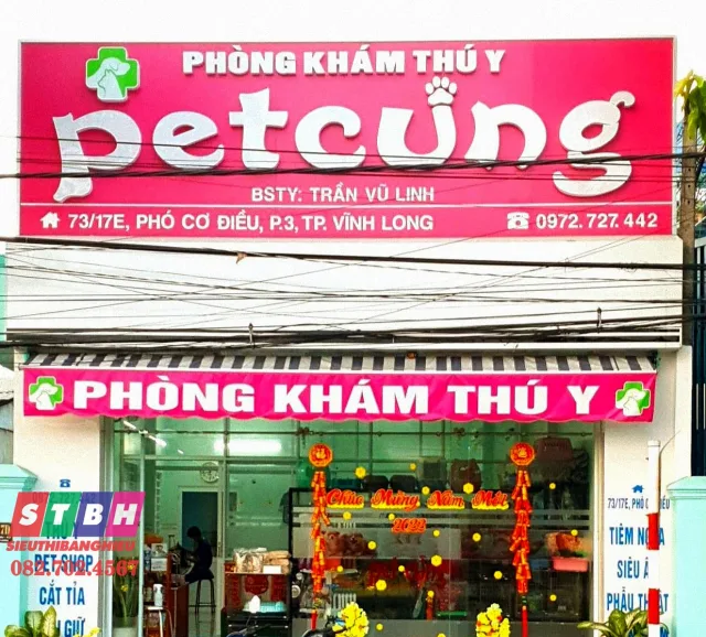 Bảng hiệu phòng khám thú y nổi bật ban ngày lẫn đêm