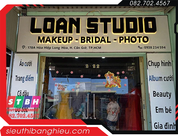 Bảng hiệu Makeup