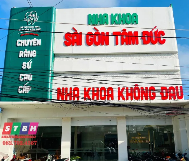 Bảng hiệu nha khoa đẹp thi công nhanh đúng tiến độ