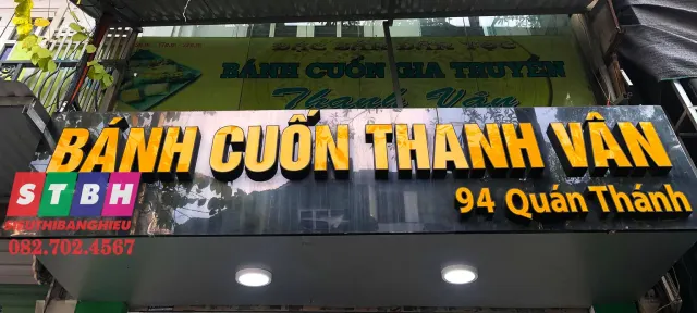 Bảng hiệu bánh cuốn nóng nổi bật thu hút khách cực tốt