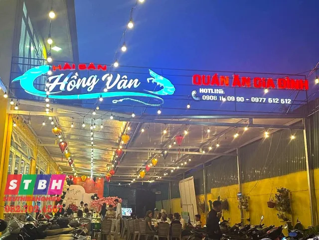 Bảng hiệu quán ăn gia đình đẹp giúp khách dễ tìm quán