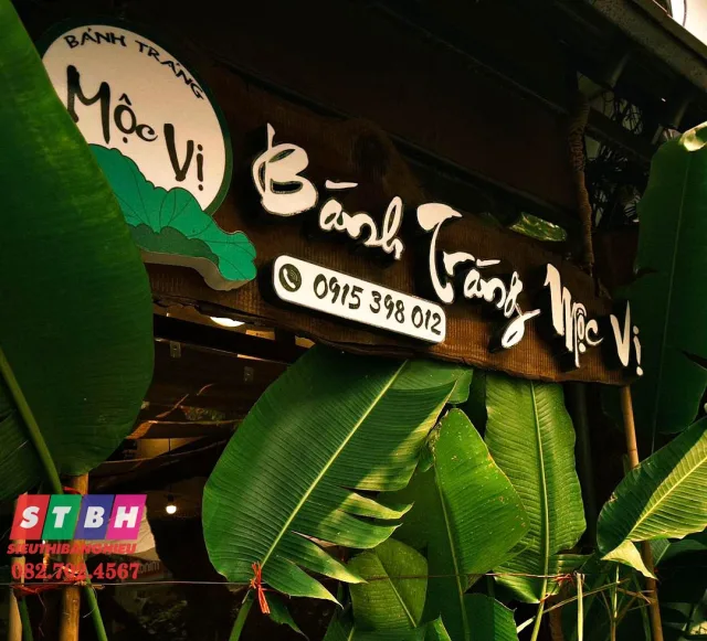 Bảng hiệu bánh tráng đẹp bền chắc thi công nhanh chóng