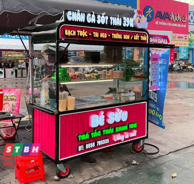 Bảng hiệu chân gà đẹp, dễ nhìn cả ban ngày lẫn ban đêm