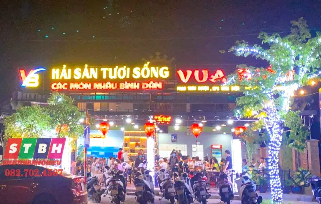 Bảng hiệu quán nhậu hải sản sang trọng nâng tầm không gian quán