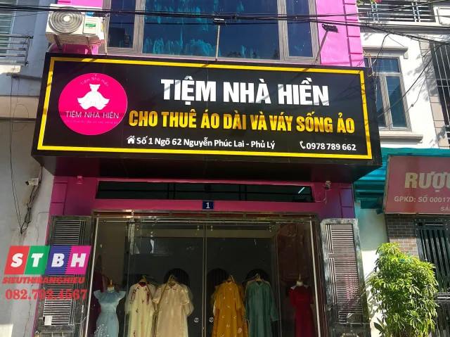 Bảng hiệu shop áo dài đẹp hiện đại phù hợp xu hướng