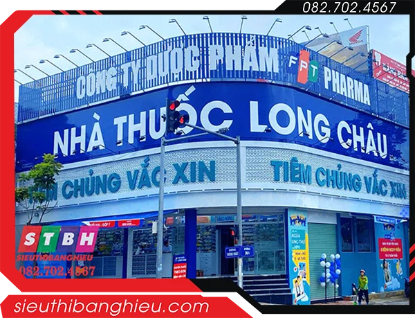Bảng hiệu nhà thuốc long châu