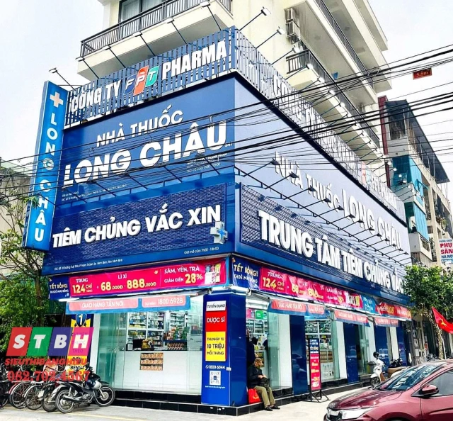 Bảng hiệu nhà thuốc Long Châu uy tín, thiết kế đồng bộ hệ thống