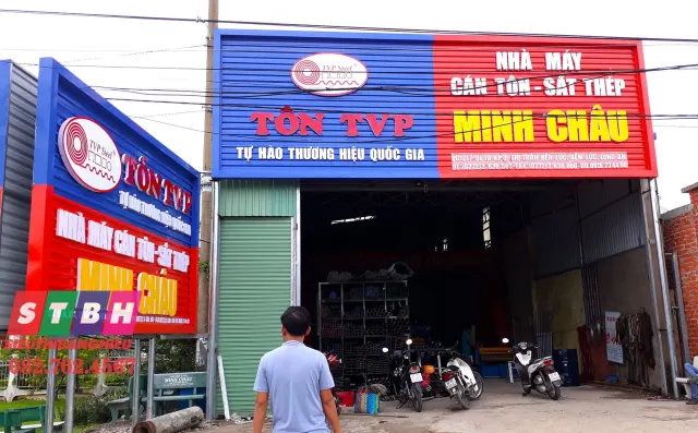 Bảng hiệu cửa hàng sắt thép hiện đại nổi bật thu hút khách hàng