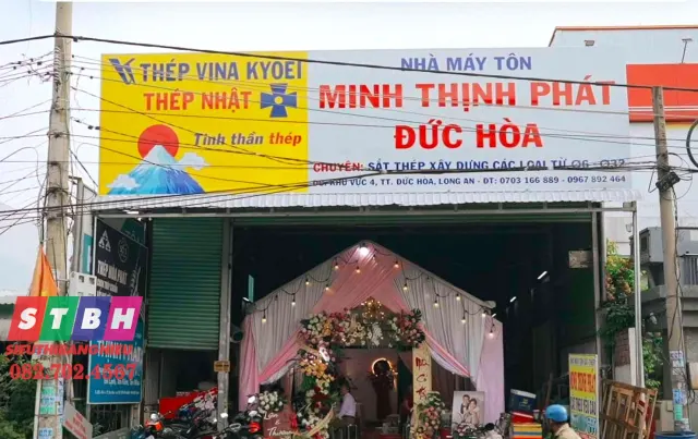 Bảng hiệu cửa hàng sắt thép giá rẻ thi công nhanh gọn