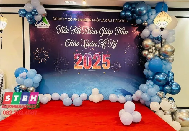 Backdrop Year End Party đẹp chuyên nghiệp phù hợp nhiều không gian tổ chức