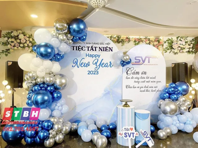 Backdrop Year End Party thi công nhanh chóng tiết kiệm thời gian chuẩn bị