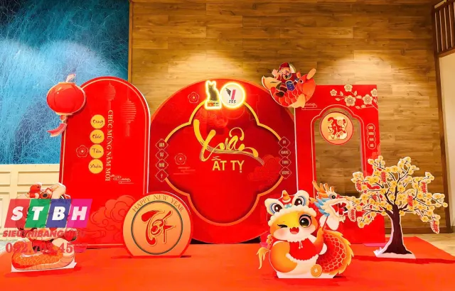 Backdrop Year End Party đẹp đơn giản nhưng vẫn nổi bật thương hiệu