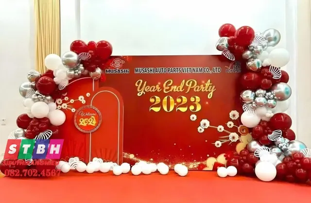 Backdrop tất niên 2026 thiết kế sang trọng chuẩn sự kiện