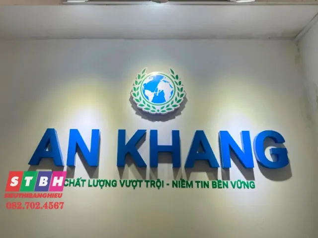 Logo mica chữ nổi