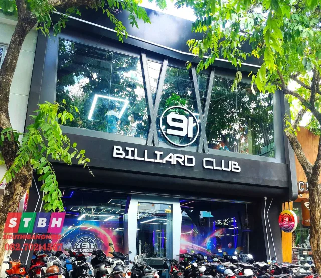 Bảng hiệu bida nổi bật cả ngày lẫn đêm