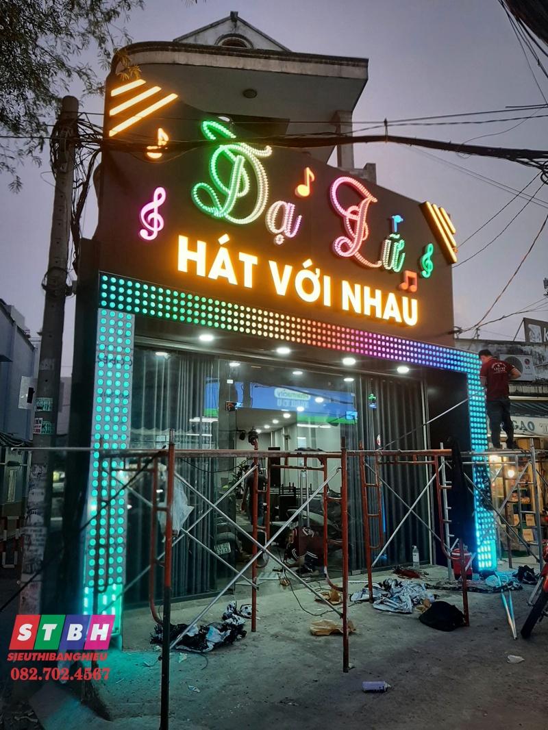 Tiến hành lặp đặt bảng hiệu