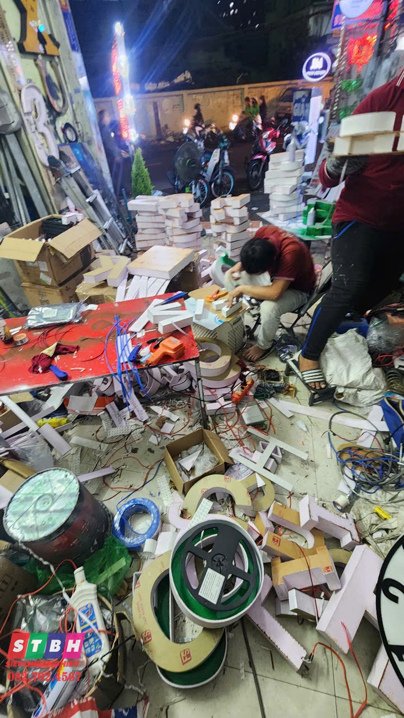 Thi công bảng hiệu