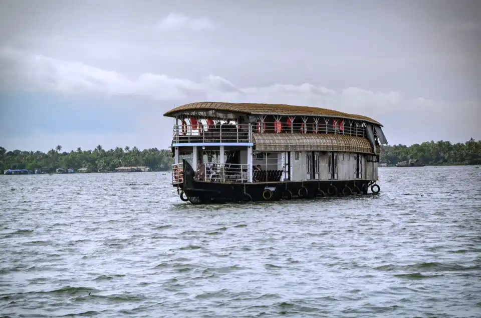 Houseboat Cruise