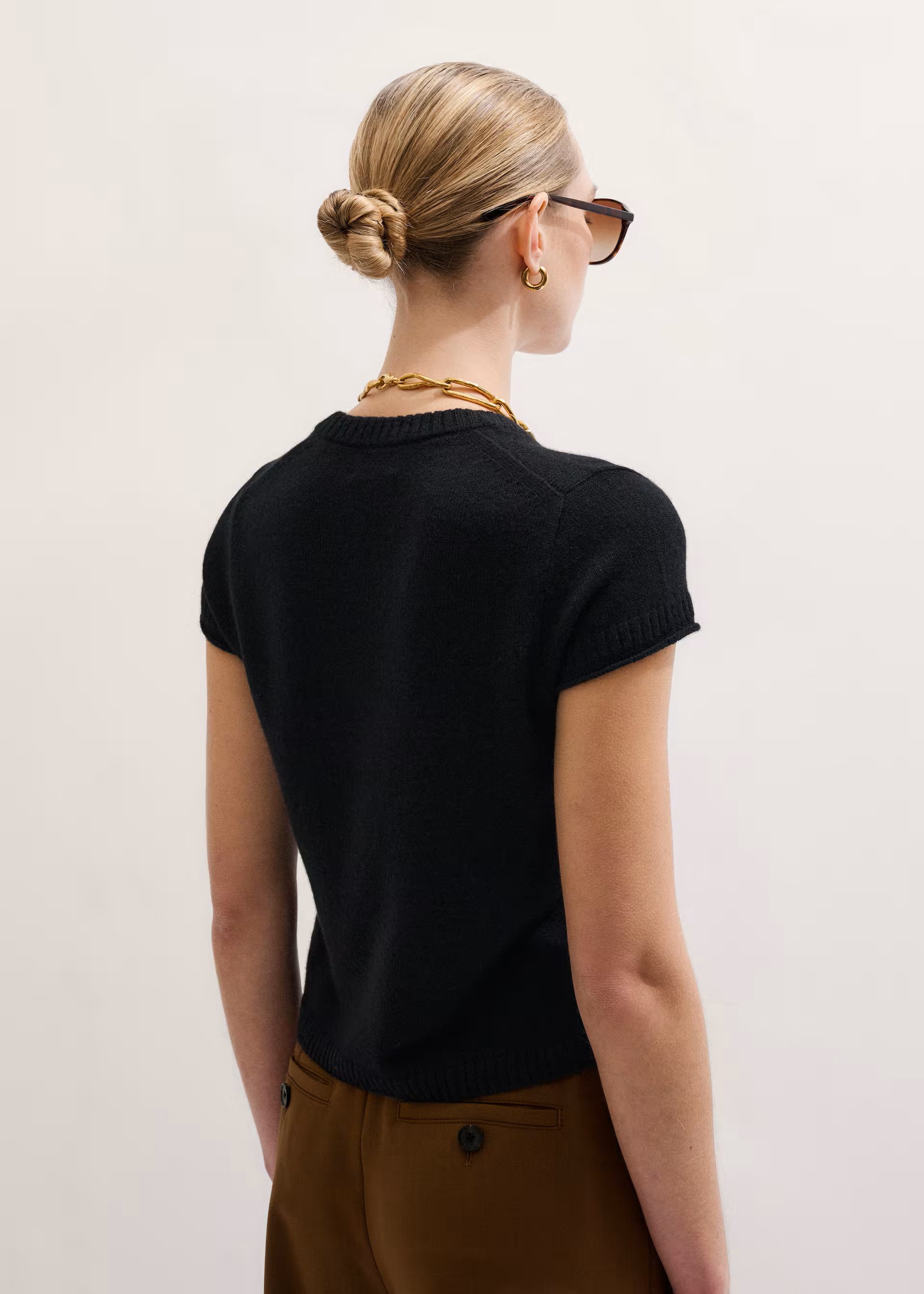 Cashmere V-Neck Shrunken Baby Tee