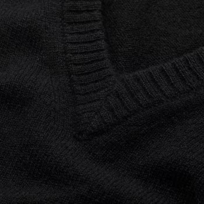 Cashmere V-Neck Shrunken Baby Tee