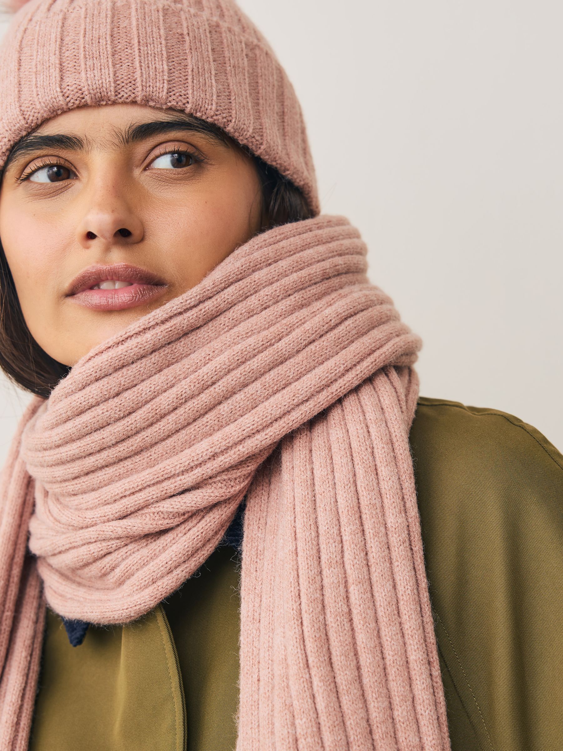 Pink - Knitted ribbed scarf