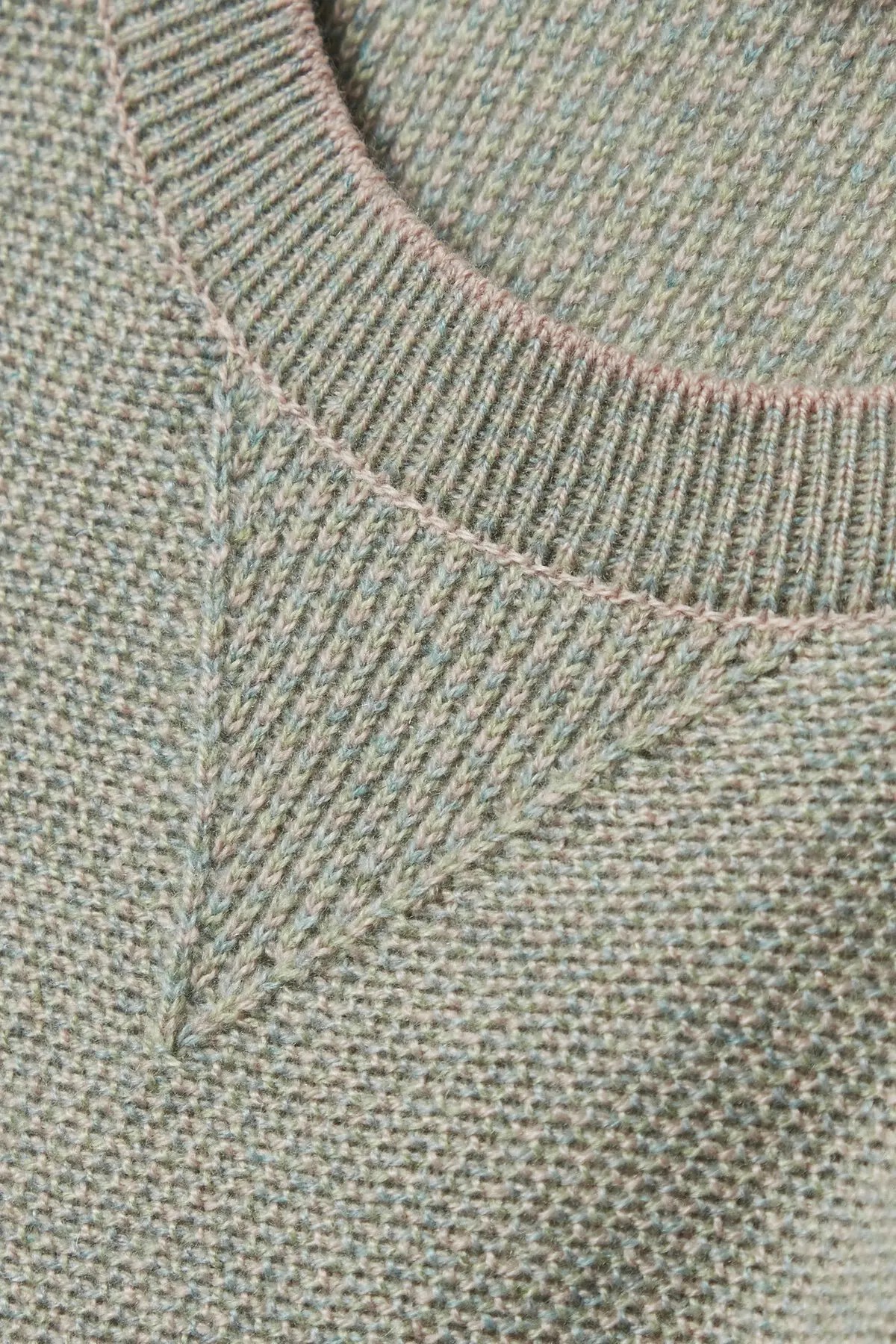 Luxe Slim-Fit Cashmere Pullover