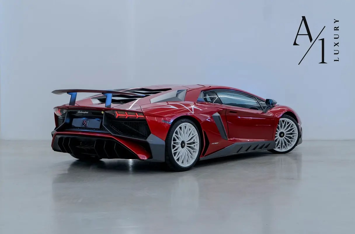 2016 Lamborghini Aventador SV (1 di 600) With Original Novitec Parts, Excellent Condition, GCC Specs - Thumbnail 5