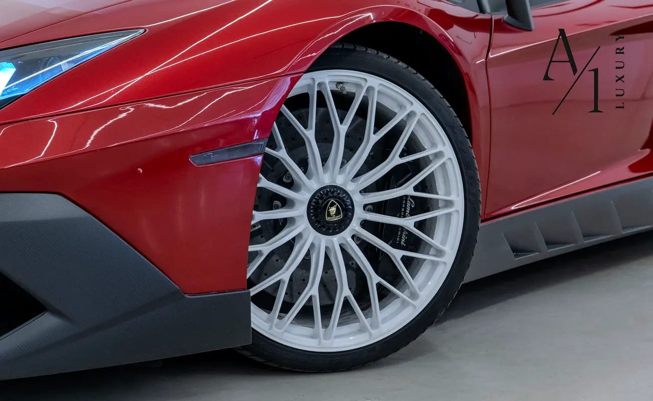 2016 Lamborghini Aventador SV (1 di 600) With Original Novitec Parts, Excellent Condition, GCC Specs - Thumbnail 6