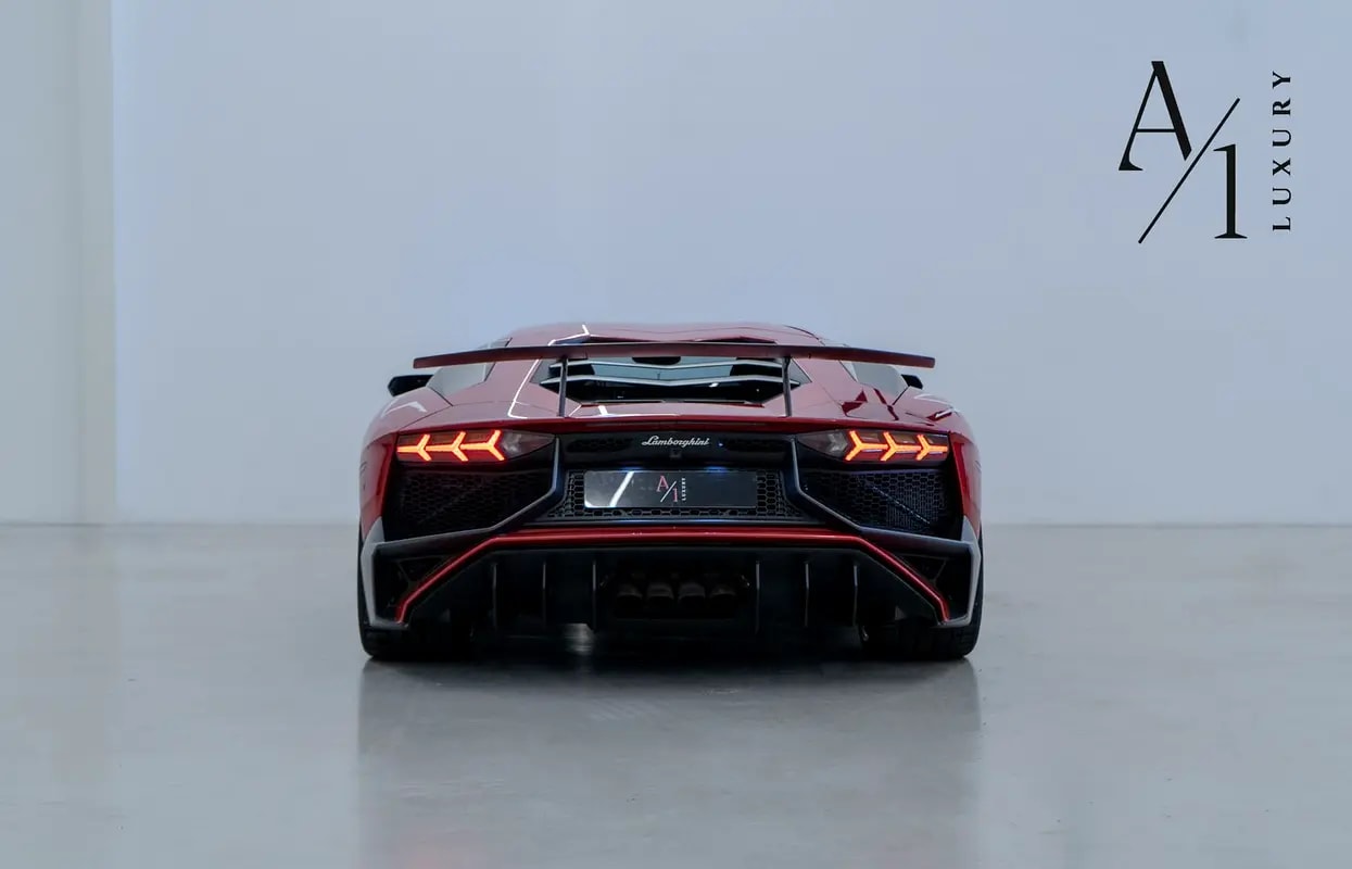 2016 Lamborghini Aventador SV (1 di 600) With Original Novitec Parts, Excellent Condition, GCC Specs - Thumbnail 7