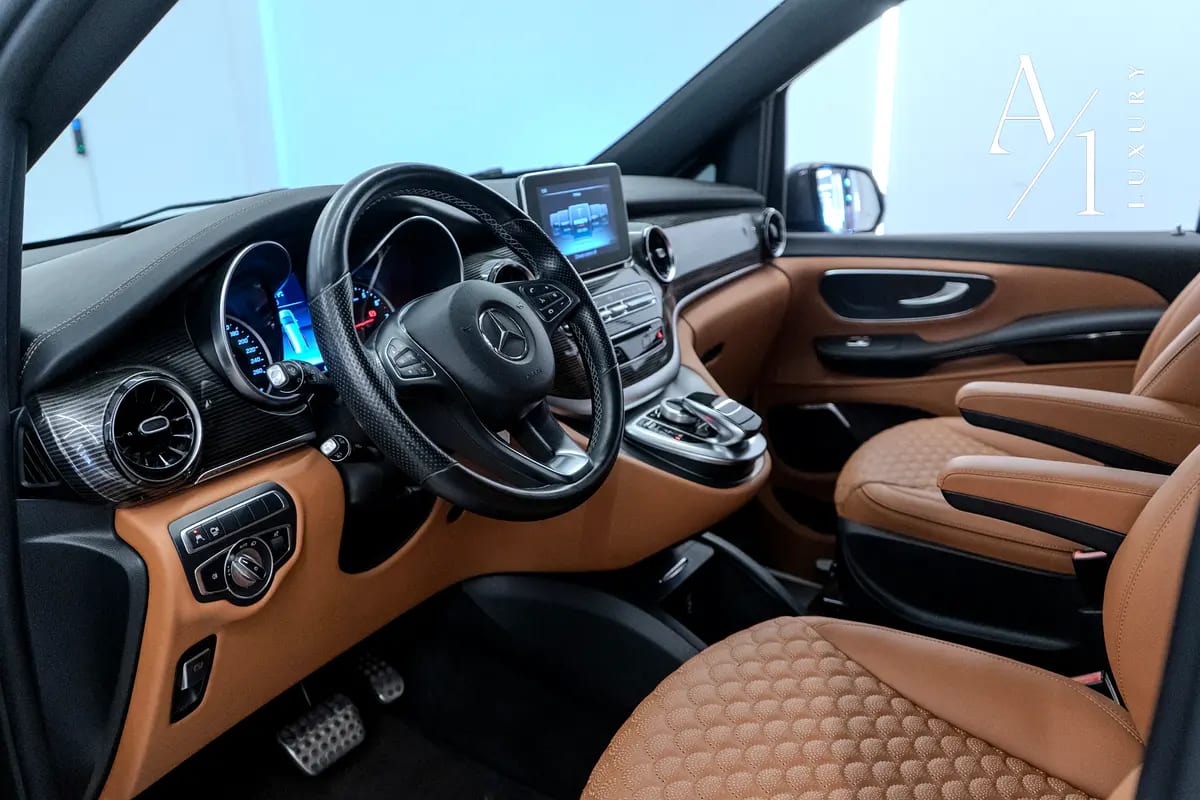 2020 Mercedes V250, Warranty, Brabus kit, Perfect Condition, GCC spec - Thumbnail 7