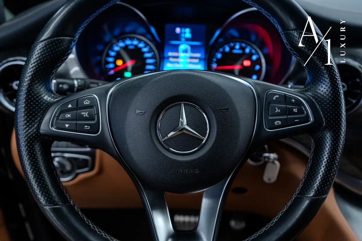 2020 Mercedes V250, Warranty, Brabus kit, Perfect Condition, GCC spec - Thumbnail 9