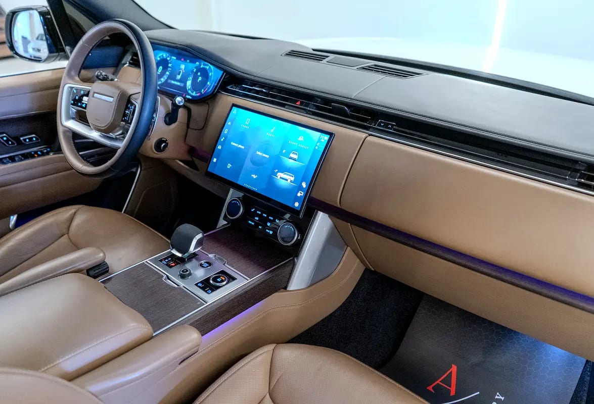 2023 Range Rover HSE P530, Fully Loaded Excellent Condition, GCC Specs - Thumbnail 6
