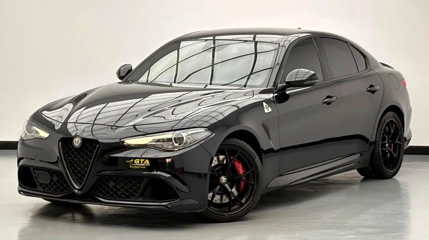 2018 Alfa Romeo Giulia Quadrifoglio, Alfa Romeo Service History, 1 Year Warranty, Carbon Fibre Pack - Thumbnail 1