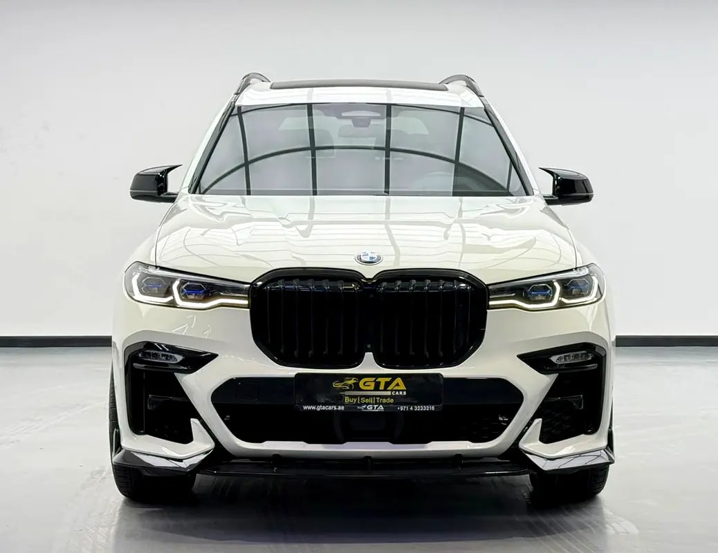 2022 BMW X7 M50i, 2027 BMW Warranty + Service Pack, Full BMW Service History, 7 Seater, GCC - Thumbnail 2