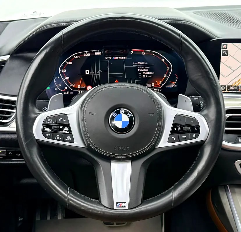 2022 BMW X7 M50i, 2027 BMW Warranty + Service Pack, Full BMW Service History, 7 Seater, GCC - Thumbnail 9