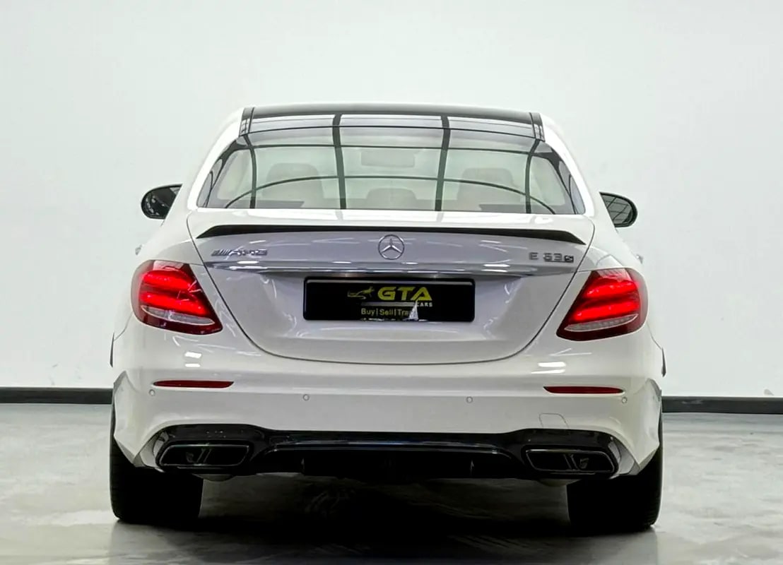 2018 Mercedes Benz E63 S AMG, Full Service History, Carbon Fiber Package, Excellent Condition, GCC - Thumbnail 5
