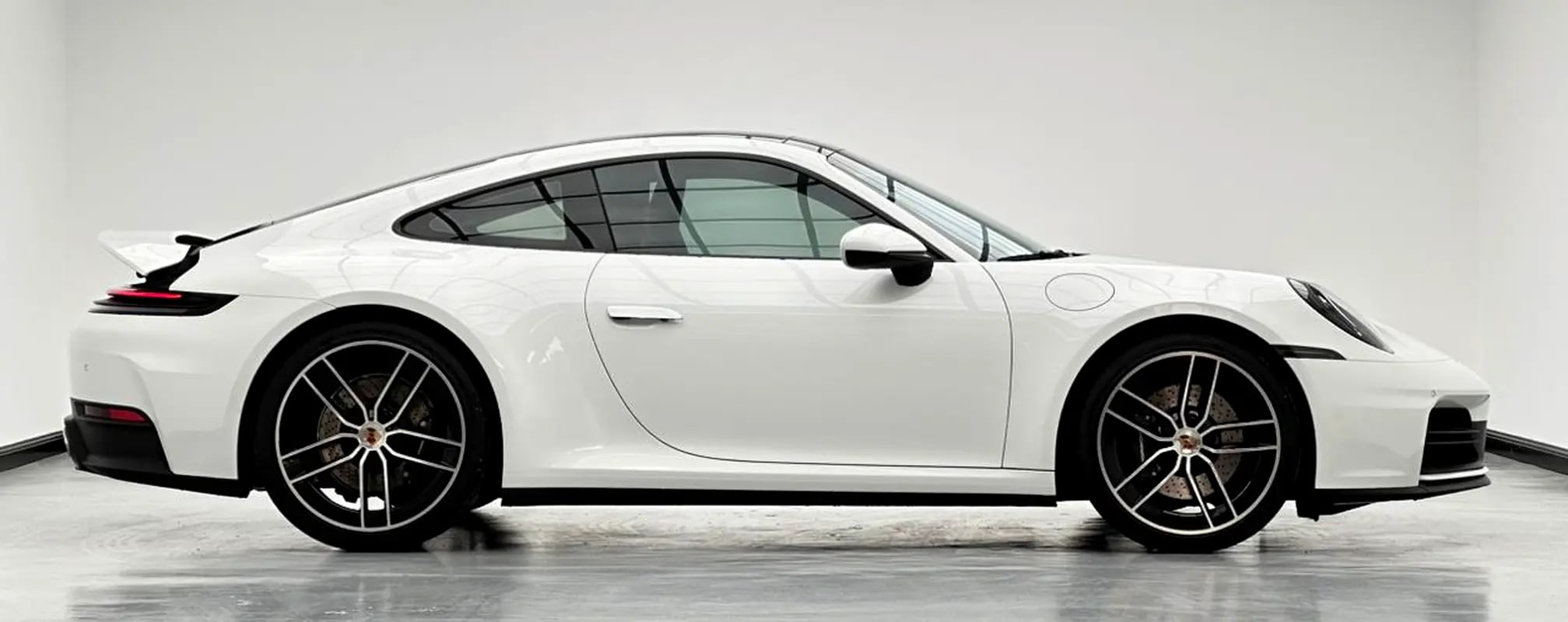2025 Porsche 911 Carrera, July/2027 Porsche Warranty, Excellent Condition, GCC - Thumbnail 7