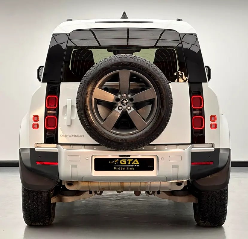 2024 Land Rover Defender 110 SE P300, Sep/2028 Land Rover Warranty, Full Service History, GCC - Thumbnail 5