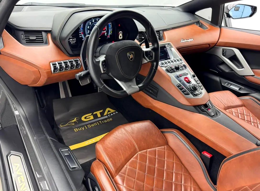 2017 Lamborghini Aventador S Roadster, Lamborghini Service History, Excellent Condition, GCC - Thumbnail 8