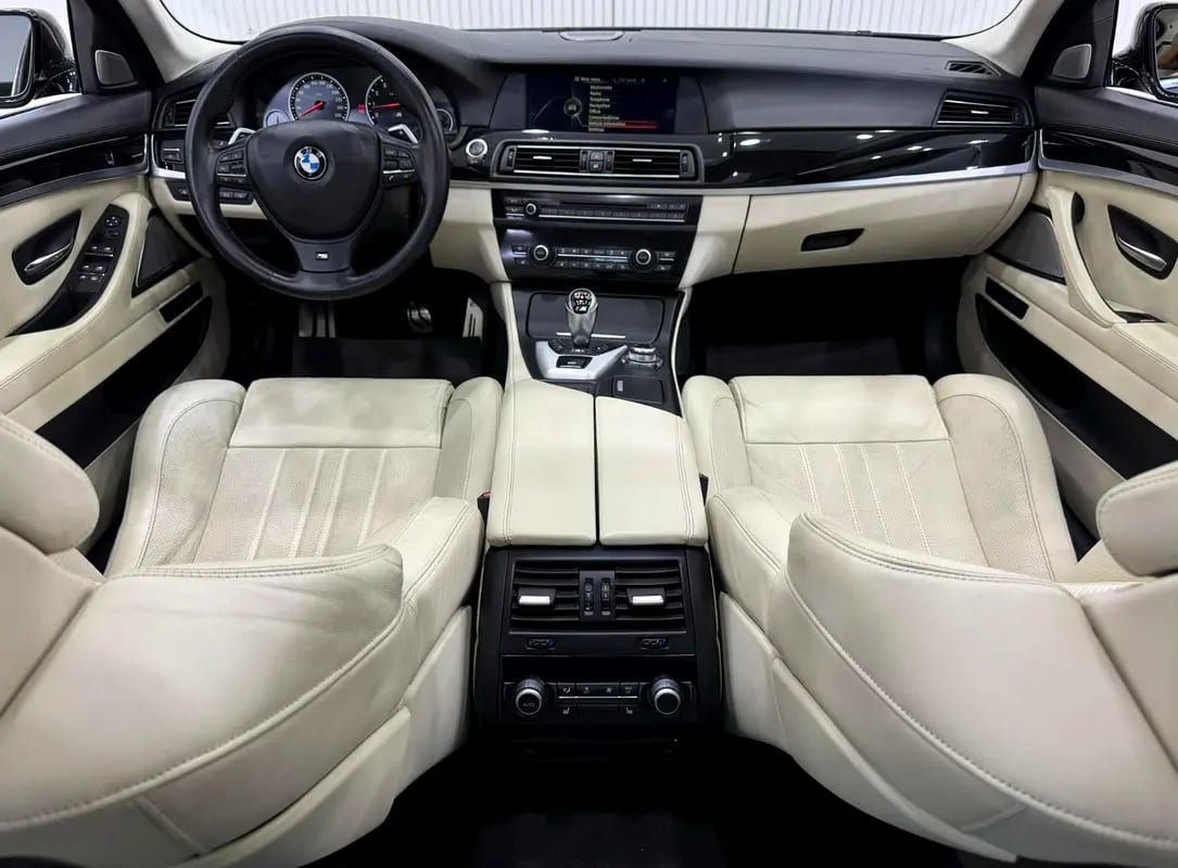 2013 BMW M5, Full Service History, Excellent Condition, GCC - Thumbnail 10