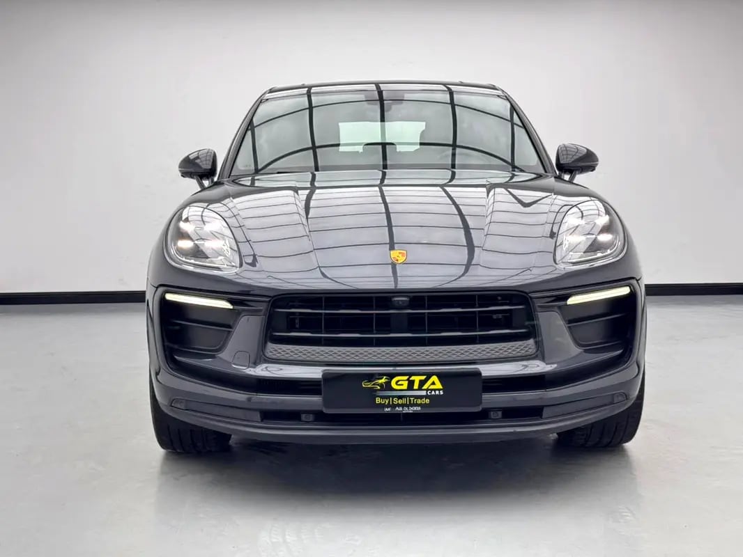 2023 Porsche Macan, Porsche Service History, 1 Year warranty, Excellent Condition, GCC - Thumbnail 2