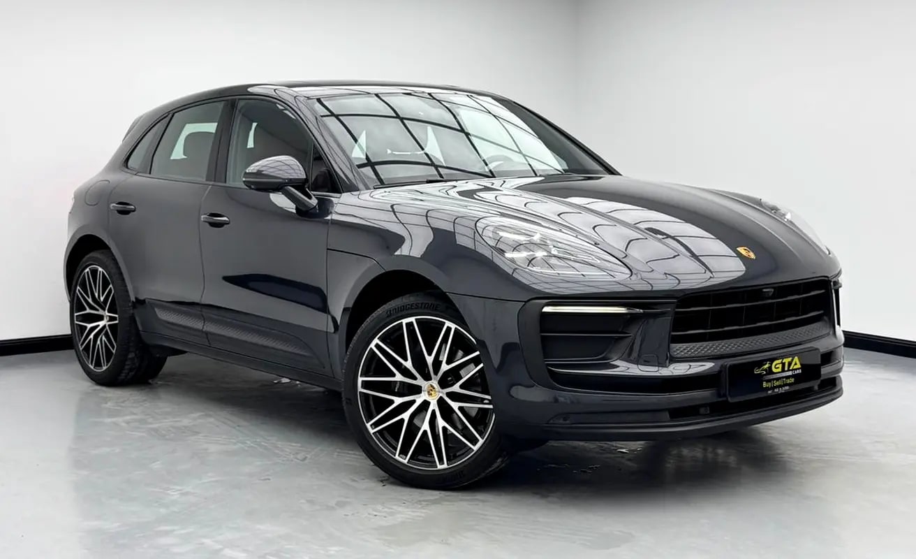 2023 Porsche Macan, Porsche Service History, 1 Year warranty, Excellent Condition, GCC - Thumbnail 3